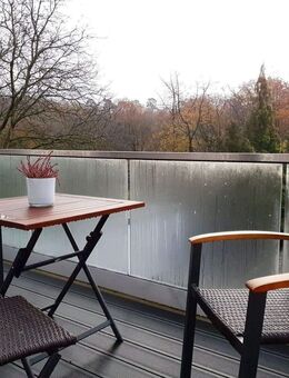 Nordstadt & mit Balkon! Freie und helle 3,5-Zimmer-Wohnung im 3.OG, neue Böden & Bad! Ruhige und zentrale Lage - Nürnberg