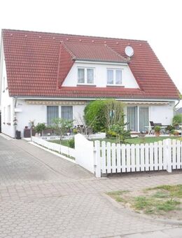 Vermietete Doppelhaushälfte mit schönem Grundstück zu verkaufen! - Bad Kleinen