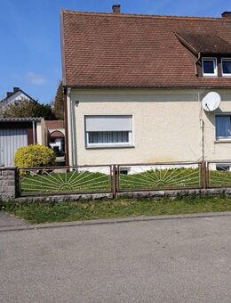 Bezahlbar - Möglich gestaltbare 2 Wohnungen - Doppelhaus zentral in Crailsheim zu verkaufen - Crailsheim