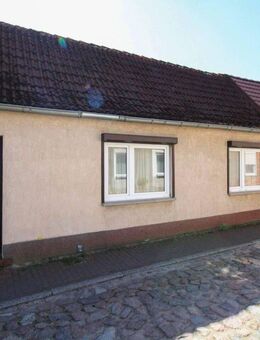 Wohnen in urbaner Lage: Reihenmittelhaus mit 3 Räumen in Gnoien - Gnoien