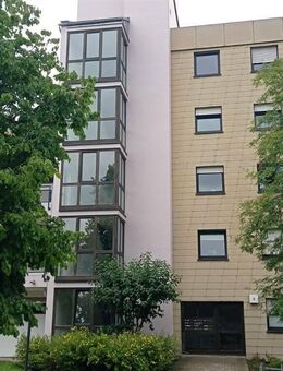 Sehr gepflegte 2 Zimmer Wohnung mit Balkon und Garagenstellplatz in beliebter Lage von Villingen, bezugsfrei! - Villingen-Schwenningen