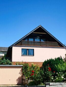 Gepflegtes Einfamilienhaus mit Doppelgarage auf sonnigem Grundstück - Niedernhausen