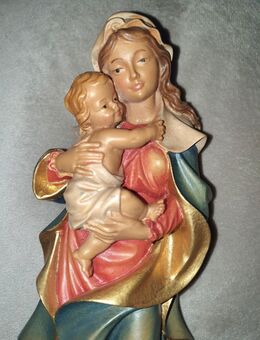 Madonna mit Kind, Handarbeit, geschnitzt, bemalt, 25 cm - Eisenberg (Bayern)