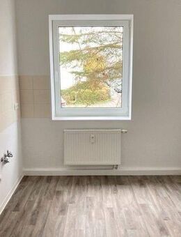 Frischer Look: 2 Zimmer Wohnung, renovier, sucht neue Mieter... - Brandenburg (Havel)