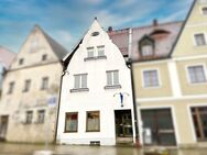 Mittendrin im Leben - Ein, Zwei-Familienhaus sucht eine neue Familie ! - Neustadt (Waldnaab)