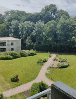 Stilvolle 2-Zi-Wohnung mit gehobener Innenausstattung, neuer EBK (Siemens) in Aachen-Laurensberg - Aachen