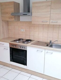 !! EINBAUKÜCHE, 2-Zimmer-Dachgeschosswohnung mit Wanne und Dusche !! - Chemnitz