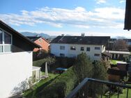 " Single Wohnung mit Bergblick , 1 Zimmer DG Wohnung mit EBK, Loggia u Balkon in der Aisingerwies " - Rosenheim
