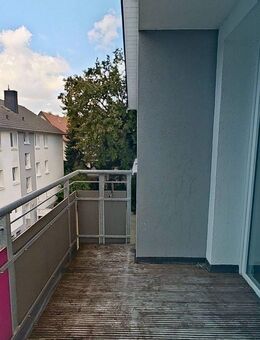 Frisch renovierte 2-Zimmer-Wohnung mit BALKON in Bielefeld-Ummeln - Bielefeld