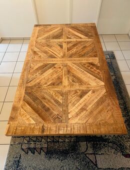 Massiver Esstisch Mangoholz Industrial Design - Norderstedt