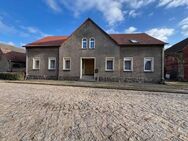 Drei-Seitenhof in der Nähe von Lüderitz in Schleuß mit großem Grundstück und vielen Nutzungsmöglichkeiten - Tangerhütte