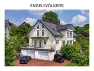 Engel & Völkers: Großzügiges Haus mit Weitblick! - Wiehl