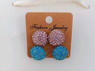 2 x Mal Bijou Brigitte glitzernde Ohrringe Ohrstecker rund Steine rosa rose pink türkis gold Neu - Hardheim