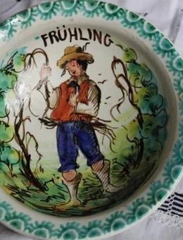 Zierkeramikschale, mit Frühlingsmotiv als Wandschmuck zum Aufhängen - Niederfischbach