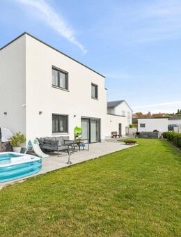 Neuwertiges und klimafreundliches Einfamilienhaus mit Doppelgarage in Colmberg - Colmberg