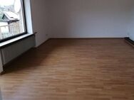 Große helle 5 Zimmer Wohnung warm zu vermieten - Teunz