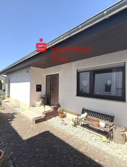 Gemütliches Einfamilienhaus mit Garage und großem Grundstück! - Zemmer