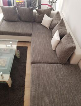 Couch mit Hocker zu verkaufen - Leichlingen (Rheinland, Blütenstadt)