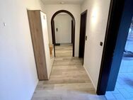 Wohnung mit Loggia / 100 qm / 4 Zimmer / Kü / Bad - Dassel