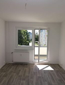 Dein Glück hat 4 Wände - 2RW mit Badewanne und Balkon - Freiberg
