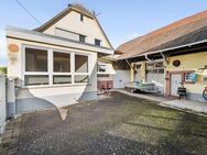 Sanierungsbedürftiges Zweifamilienhaus mit Garten & Scheune in Jechtingen - Sasbach (Kaiserstuhl)