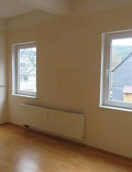 Sanierte 3-Raum-Wohnung im Ortsteil Lichte - Neuhaus (Rennweg) Zentrum