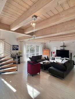 Traumhaus in toller Lage! Ideal für Generationenwohnen! 2 grosszügige und gepflegte Einheiten! - Neuenburg (Rhein)