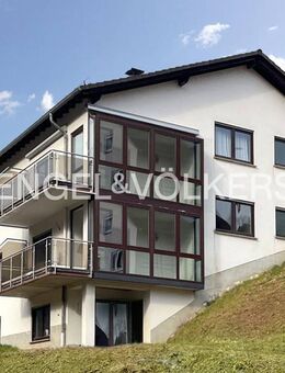 Großzügiges ZFH mit Fernblick, großem Grundstück und PV-Anlage - Balduinstein