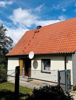 Kleines, teilsaniertes Einfamilienhaus in ruhiger Wohnlage - Weißenfels