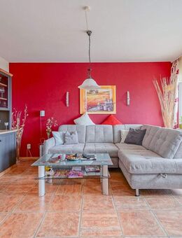 Stabile Rendite: Gepflegte Wohnung mit Balkon und Tiefgarage in ruhiger Lage - Berlin