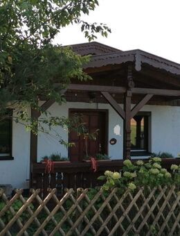 Ebenerdiger Bungalow in traumhafter Ortsrandlage – barrierefrei, tierfreundlich und mit hohem Freizeitwert - Oberscheinfeld