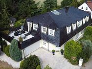 Traumhafte Villa mit Dachterrasse, fantastischem Garten und Doppelgarage - Borsdorf