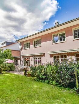 Platz für Alle! Haushälfte, ideal für Mehrgenerationen, Großfamilien und Investoren in Top Lage - Bremen