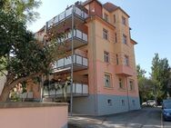 Sonnige Wohnung (7% Rendite) mit Tageslichtbad, Balkon, kleiner Garten & das mitten in Zwickau! - Zwickau