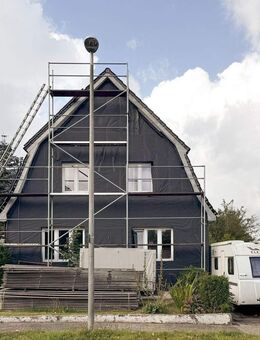 Großzügiges Einfamilienhaus mit Photovoltaikanlage und großem Grundstück – ideal für Handwerker mit Sanierungsambitionen - Flensburg