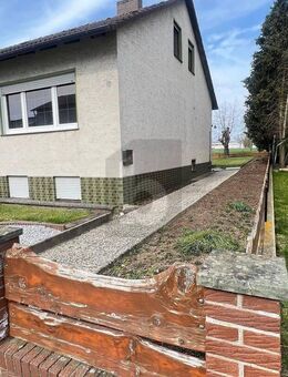 RUHIGES WOHNEN MIT VIEL PLATZ & SCHÖNEM GARTEN - Borken (Hessen)