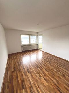 Geräumige 4-Zimmer-Wohnung mit Balkon in Amberg