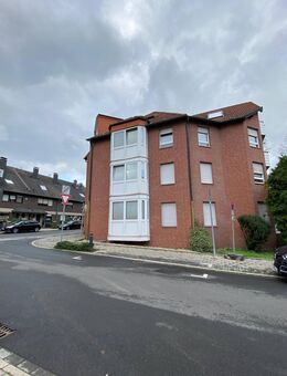 NUR mit WBS!! Geräumige 3,5 Zimmer DG Wohnung mit großem Balkon - Oberhausen