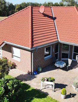Ebenerdiges Wohnen am Deich mit Wintergarten, Doppelcarport auf knapp 125 m² nahe der Elbe/Nordsee - Otterndorf