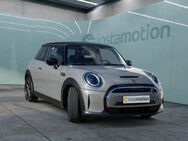 MINI Cooper S, E, Jahr 2022 - München