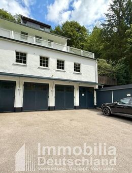 Dreifamilienhaus mit gepflegter Architektur, Garagenpacht und viel Platz - ideale Kapitalanlage - Altena
