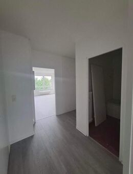 Charmante 3 Zimmer Wohnung mit neu saniertem Bad - Garbsen