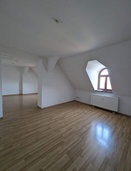 Tolle 2-R. Wohnung m. gr. Küche u. Wannenbad+ Dachboden+kleiner Austritt+++ - Leipzig