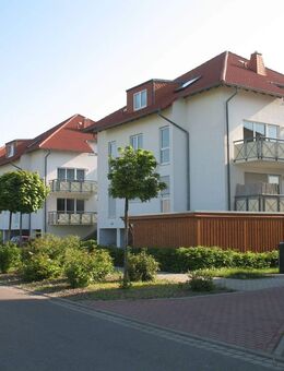 *Ab sofort*- Helle Wohnung mit Balkon, Stellplatz & Tageslichtbad - Schkeuditz