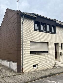 +++ IBF Immo +++ Freist. EFH mit Stellplatz und Garten mit viel Potential für Handwerker! - Aldenhoven