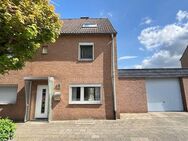 Saniertes, bezugsfreies Einfamilienhaus mit Garage in bester Lage von Eschweiler-Dürwiß - Eschweiler