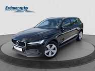 Volvo V60, B4 Cross Country Pro AWD, Jahr 2021 - Celle