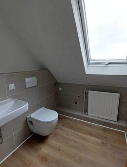 Erstbezug: 8% Rendite oder Selbst einiehen : 3 Zi. DG (3-Fach-Vergl., neue Therme) - Jerxheim