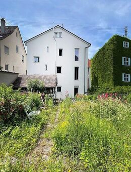 Saniertes Mehrfamilienhaus mit 3 Wohnungen und schönem Garten - Esslingen (Neckar)