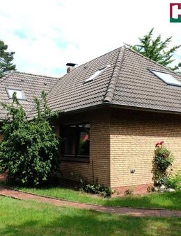 Waldnähe! Ein sehr interessantes Einfamilienhaus im Bungalowstil mit Garage und Wintergarten - Aurich